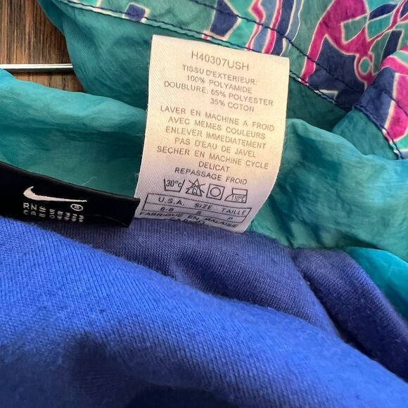 Women’s vintage 90’s Nike nylon jacket. Size Small. - Picture 7 of 12